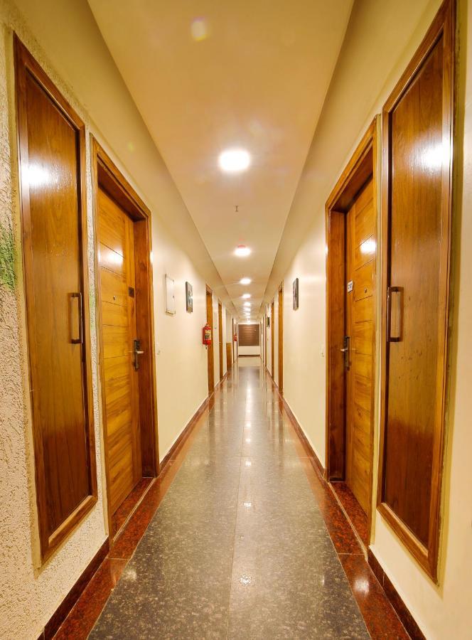 Hotel Divine Lakshmi Ganga Рішикеш Екстер'єр фото