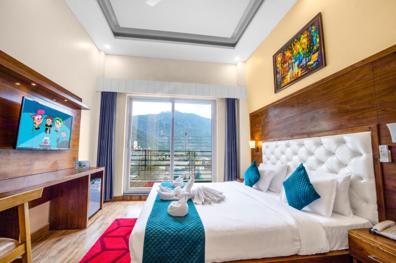 Hotel Divine Lakshmi Ganga Рішикеш Екстер'єр фото
