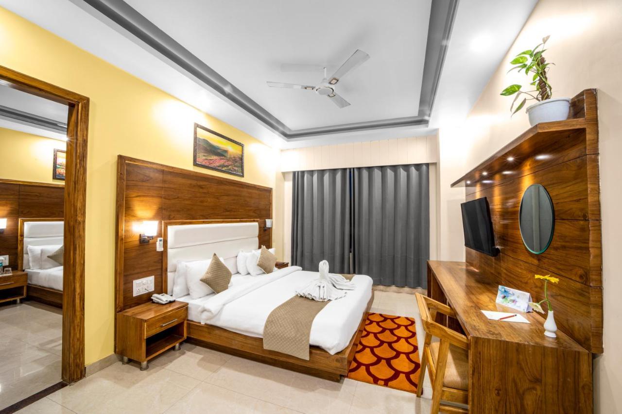 Hotel Divine Lakshmi Ganga Рішикеш Екстер'єр фото